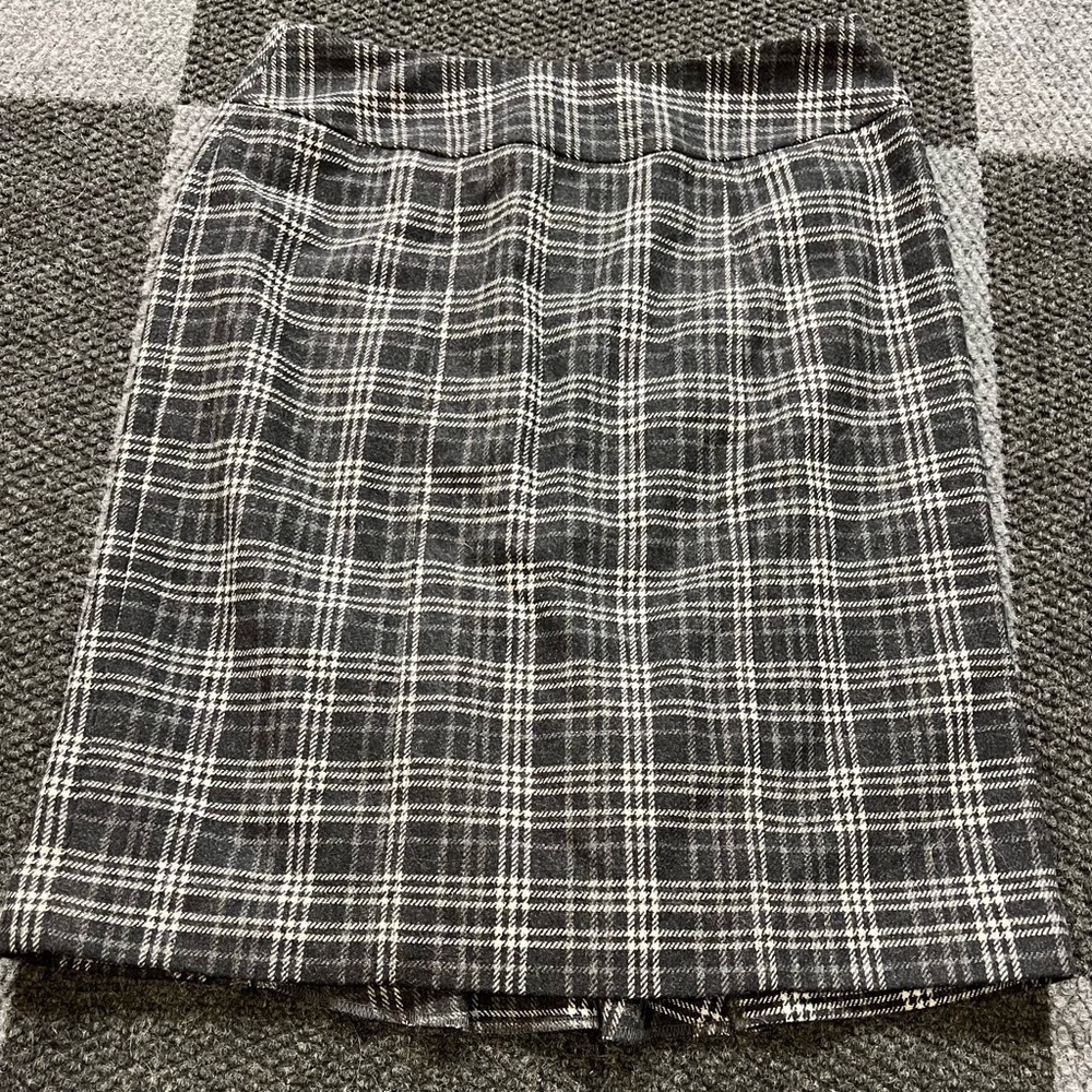 Banana Republic Skirt - Picture 4 of 6